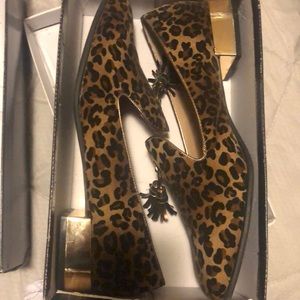 Leopard print/tasseled/gold heel loafer!
